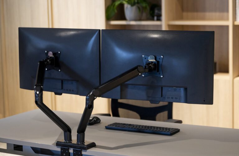 Monitor arm 2x Black 01 LR