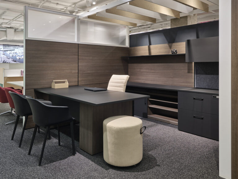 Showroom Mars25 4599 Web